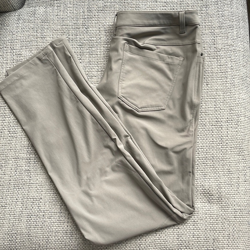 Like new Lulu lemon ABC’s. 32x34